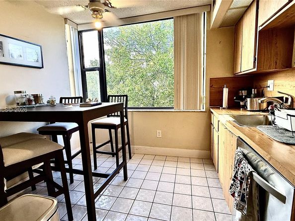 6800 Cypress Rd 501, Plantation FL 33317