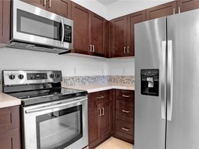 8678 NW 113th Ct, Doral FL 33178