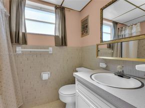 215 SE 3rd Ave 407B, Hallandale Beach FL 33009