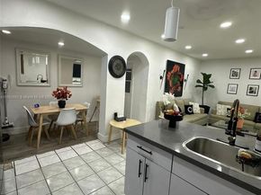 19361 NW 1st Ct, Miami Gardens FL 33169