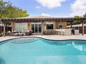 10989 NW 73rd Ter, Doral FL 33178