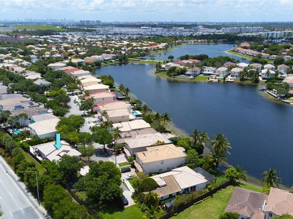 10989 NW 73rd Ter, Doral FL 33178