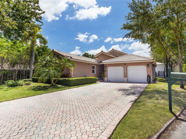10989 NW 73rd Ter, Doral FL 33178