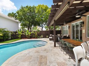 10989 NW 73rd Ter, Doral FL 33178