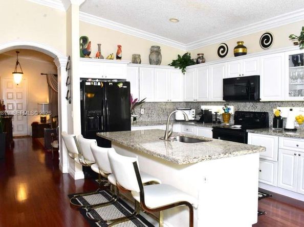 16319 SW 11th St, Pembroke Pines FL 33027