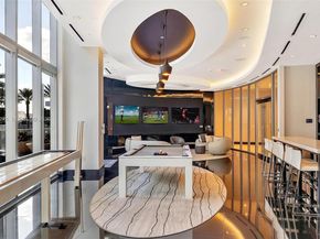 851 NE 1st Ave 2102, Miami FL 33132