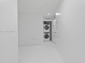 851 NE 1st Ave 2102, Miami FL 33132