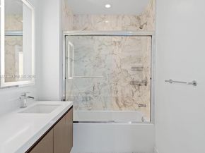 851 NE 1st Ave 2102, Miami FL 33132