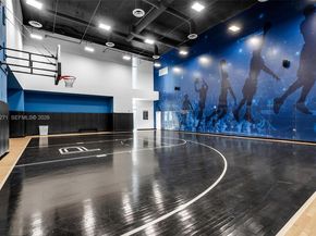 851 NE 1st Ave 2102, Miami FL 33132