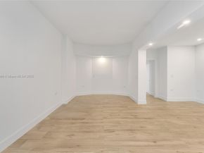 848 Brickell Key Dr 204, Miami FL 33131