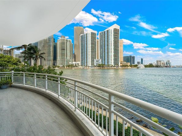 848 Brickell Key Dr 204, Miami FL 33131