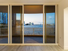 848 Brickell Key Dr 204, Miami FL 33131