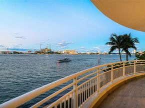 848 Brickell Key Dr 204, Miami FL 33131