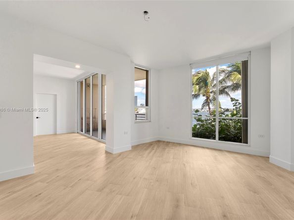848 Brickell Key Dr 204, Miami FL 33131