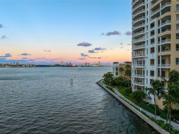 848 Brickell Key Dr 204, Miami FL 33131