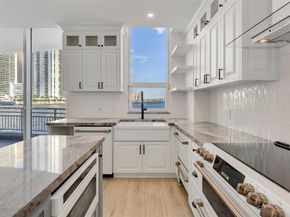 848 Brickell Key Dr 204, Miami FL 33131