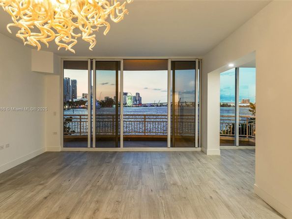 848 Brickell Key Dr 204, Miami FL 33131