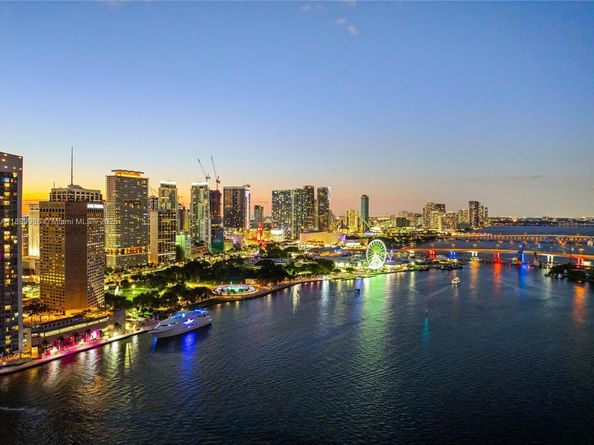 848 Brickell Key Dr 204, Miami FL 33131