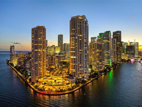 848 Brickell Key Dr 204, Miami FL 33131
