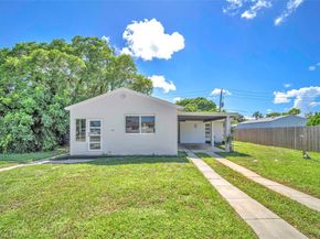 208 N 56th Ave, Hollywood FL 33021