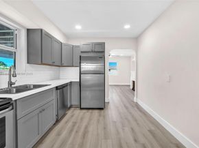 208 N 56th Ave, Hollywood FL 33021
