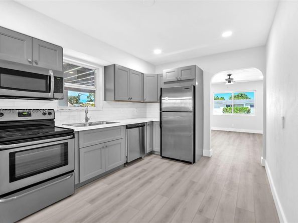 208 N 56th Ave, Hollywood FL 33021