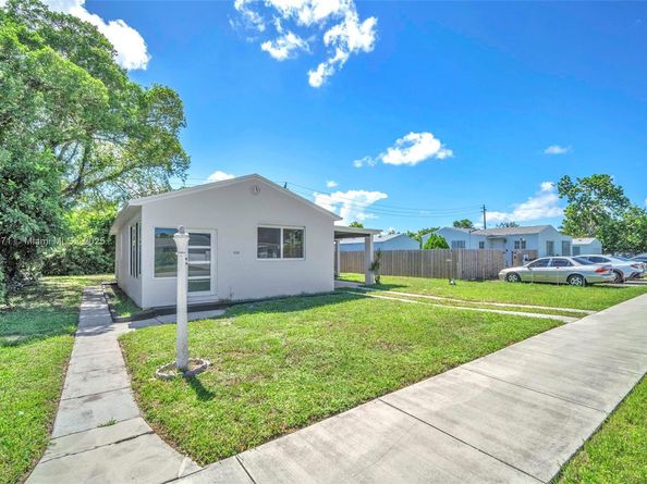 208 N 56th Ave, Hollywood FL 33021