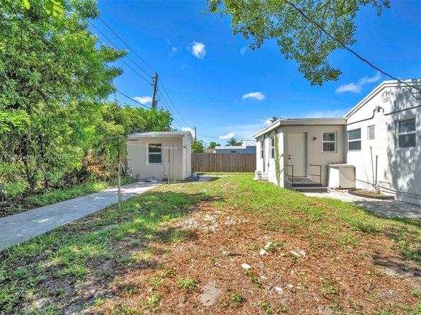 208 N 56th Ave, Hollywood FL 33021