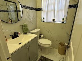 465 NW 119th St, Miami FL 33168