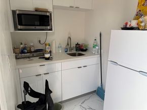 465 NW 119th St, Miami FL 33168