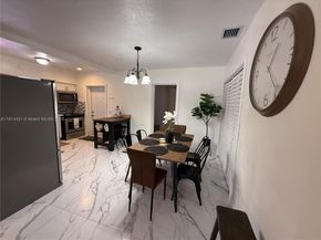 465 NW 119th St, Miami FL 33168