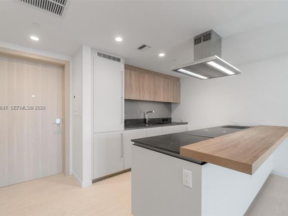 1000 Brickell Plz 3310, Miami FL 33131