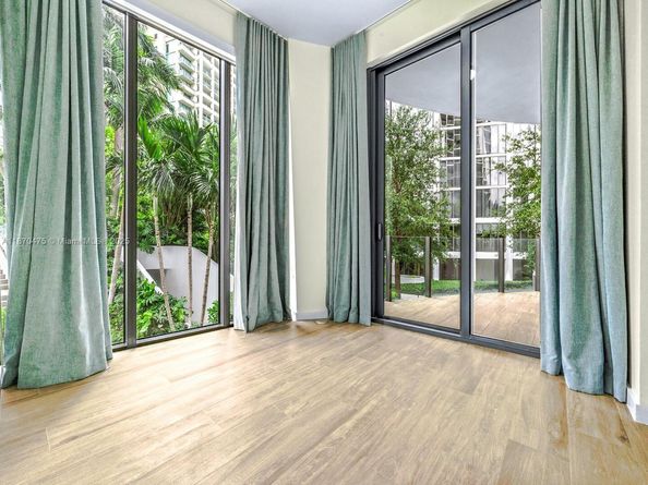 2831 S Bayshore Dr 403, Miami FL 33133
