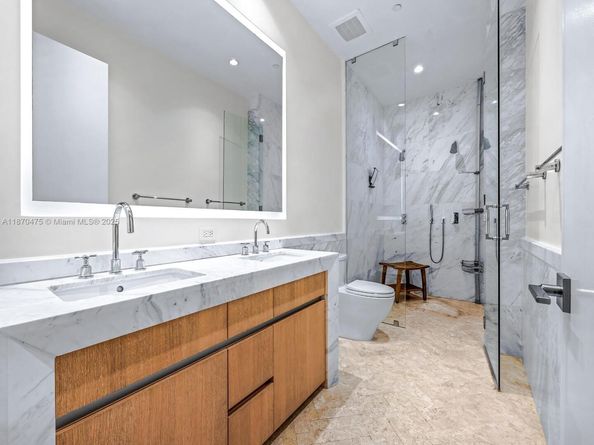 2831 S Bayshore Dr 403, Miami FL 33133