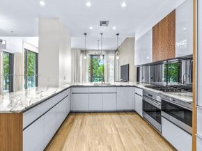 2831 S Bayshore Dr 403, Miami FL 33133