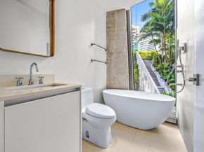 2831 S Bayshore Dr 403, Miami FL 33133