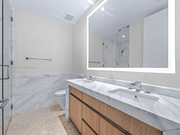 2831 S Bayshore Dr 403, Miami FL 33133