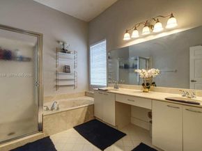 15856 NW 12th Ct, Pembroke Pines FL 33028