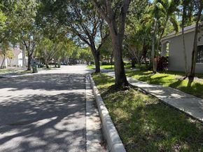4304 Beechwood Cir, Weston FL 33331