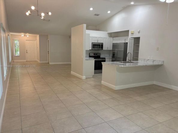 4304 Beechwood Cir, Weston FL 33331