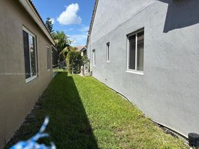 4304 Beechwood Cir, Weston FL 33331
