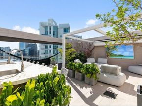 90 SW 3rd St PH14, Miami FL 33130