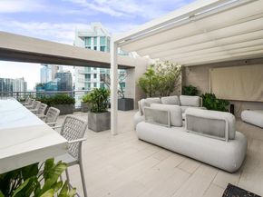 90 SW 3rd St PH14, Miami FL 33130