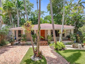 2810 Crystal Ct