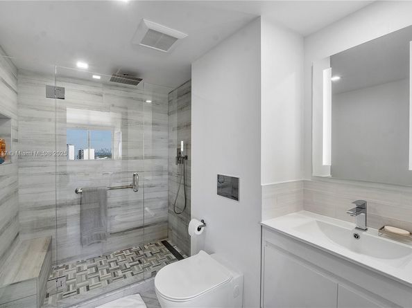 7135 Collins Ave 1735, Miami Beach FL 33141