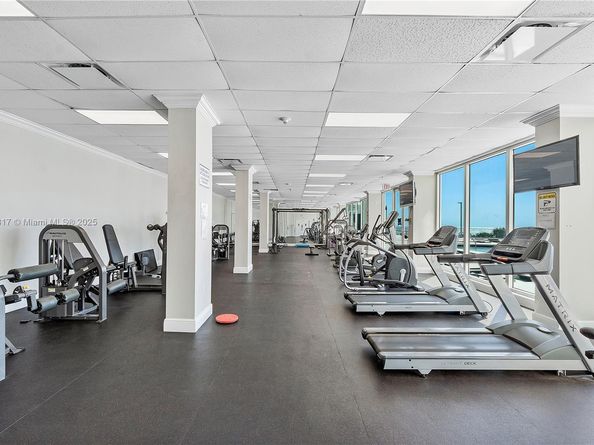 7135 Collins Ave 1735, Miami Beach FL 33141