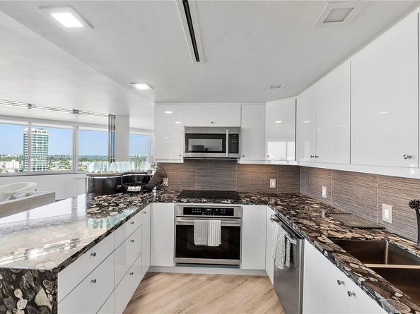 7135 Collins Ave 1735, Miami Beach FL 33141