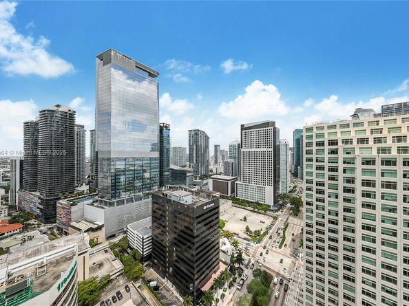 951 Brickell Ave 3201, Miami FL 33131