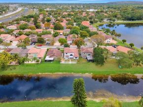 5511 NW 51st Ave, Coconut Creek FL 33073