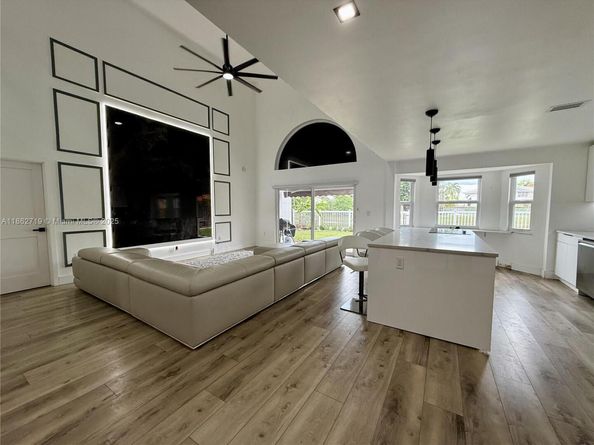 5511 NW 51st Ave, Coconut Creek FL 33073
